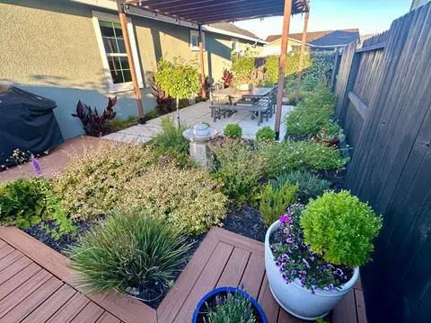 Exterior - 870 W Main St, Winters, CA 95694 photo 9 of 13