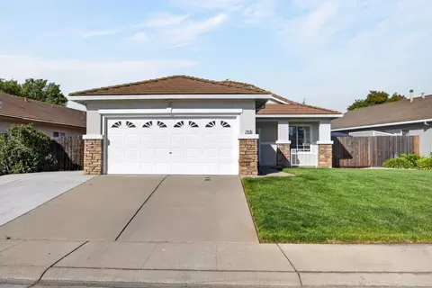 7915 Neyland Way, Sacramento, CA 95829