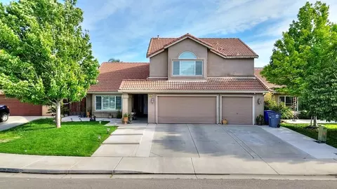 1977 Stocking St, Dos Palos, CA 93620