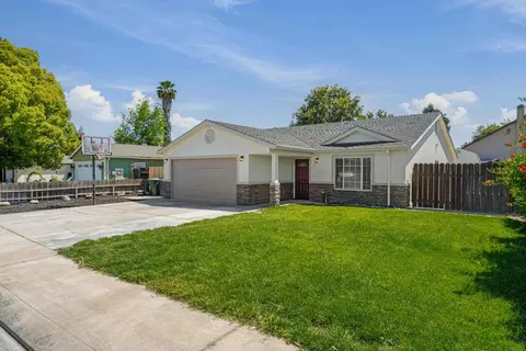 Exterior - 1464 Denise Dr, Ripon, CA 95366 photo 2 of 10