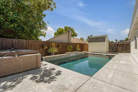 Exterior - 1464 Denise Dr, Ripon, CA 95366 photo 7 of 10