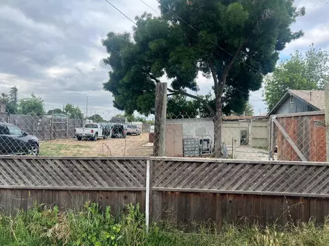 321 Olivero Rd, Modesto, CA 95358 photo 2