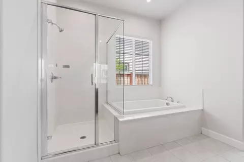 Bath - 566 Albany St, Lathrop, CA 95330 photo 1 of 1
