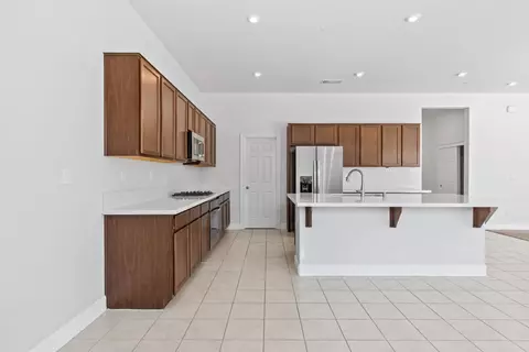 Kitchen - 566 Albany St, Lathrop, CA 95330 photo 2 of 3