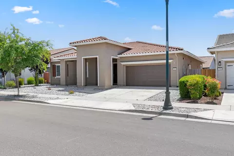 Exterior - 566 Albany St, Lathrop, CA 95330 photo 6 of 7