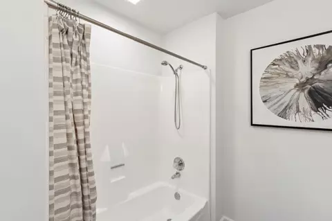 Bath - 717 Bianco Ct, Davis, CA 95616 photo 2 of 4