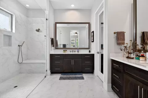 Bath - 3031 Ashton St, Lodi, CA 95242 photo 1 of 2