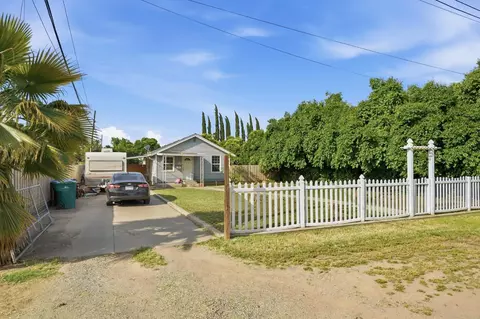 1820 E 23rd St, Merced, CA 95340