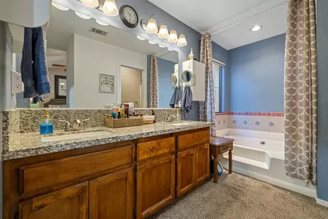 Bath - 1121 Raymond Dr, Modesto, CA 95351 photo 1 of 3