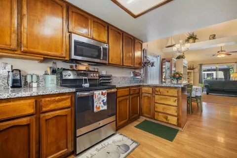 Kitchen - 1121 Raymond Dr, Modesto, CA 95351 photo 4 of 5