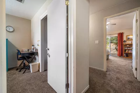 Entry Way - 1121 Raymond Dr, Modesto, CA 95351 photo 8 of 10