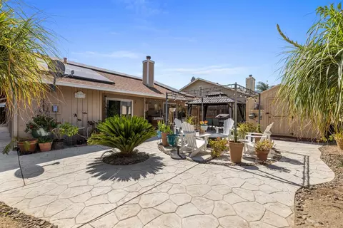 Exterior - 1121 Raymond Dr, Modesto, CA 95351 photo 6 of 9