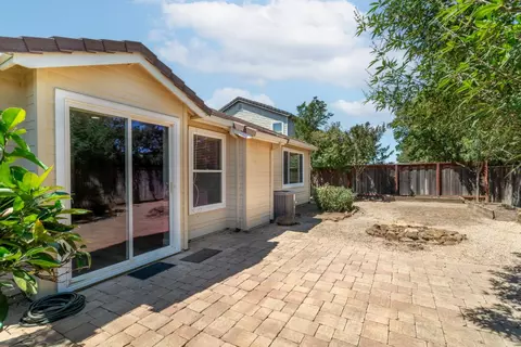 733 W Main St, Winters, CA 95694 photo 3