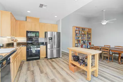 733 W Main St, Winters, CA 95694 photo 5