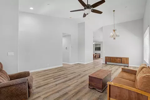 733 W Main St, Winters, CA 95694 photo 14