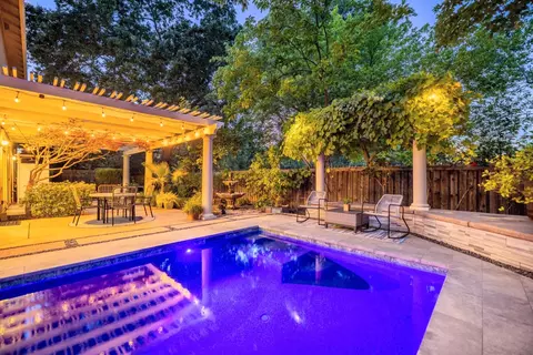 945 Sierra Park Ln, Sacramento, CA 95864