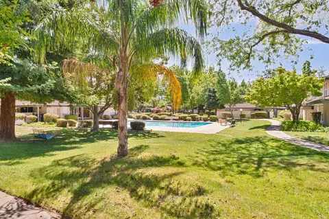 506 Roundtree Ct, Sacramento, CA 95831