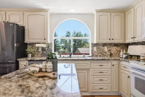 Kitchen - 3213 Anthis Dr, Placerville, CA 95667 photo 3 of 5