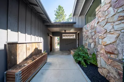 Exterior - 118 Main St, Murphys, CA 95247 photo 3 of 9