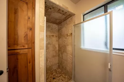 Bath - 118 Main St, Murphys, CA 95247 photo 4 of 5