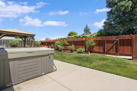Exterior - 1980 Clemson Ct, Turlock, CA 95382 photo 7 of 8