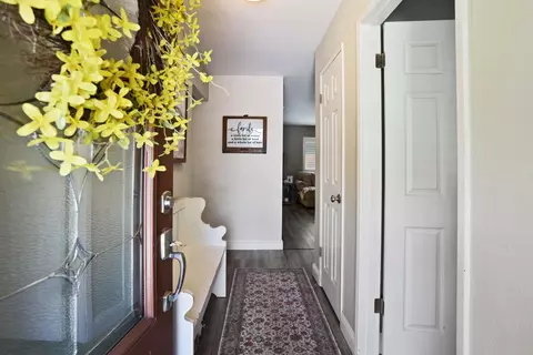 Entry Way - 1980 Clemson Ct, Turlock, CA 95382 photo 2 of 3
