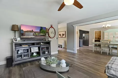 Entry Way - 1980 Clemson Ct, Turlock, CA 95382 photo 3 of 3