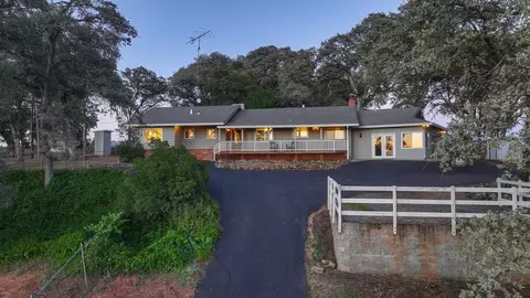 4956 Bell Rd, Auburn, CA 95602