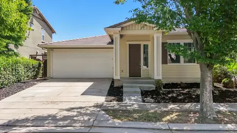 Exterior - 436 Chase St, Tracy, CA 95391 photo 3 of 10