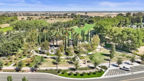 View/Area - 436 Chase St, Tracy, CA 95391 photo 4 of 6