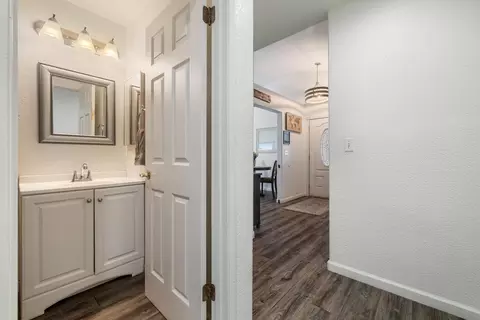 Entry Way - 810 Joranollo Dr, Tracy, CA 95376 photo 5 of 7