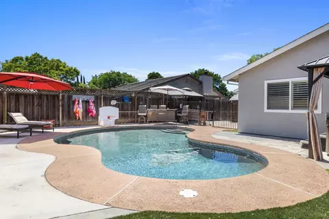 Exterior - 810 Joranollo Dr, Tracy, CA 95376 photo 6 of 9