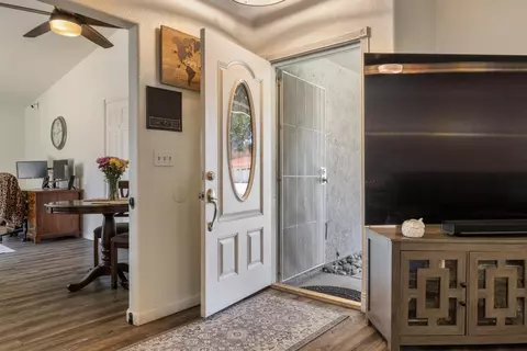 Entry Way - 810 Joranollo Dr, Tracy, CA 95376 photo 2 of 7