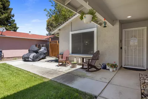 Exterior - 810 Joranollo Dr, Tracy, CA 95376 photo 3 of 9