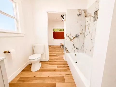 Bath - 526 E Jackson St, Stockton, CA 95206 photo 2 of 5