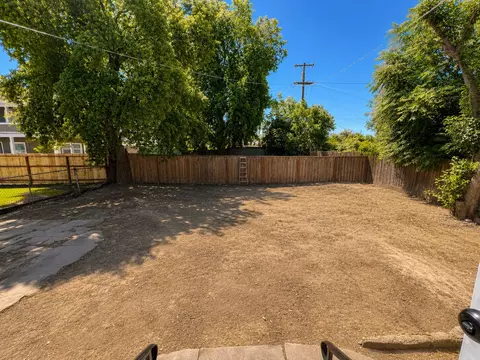 Exterior - 526 E Jackson St, Stockton, CA 95206 photo 3 of 8