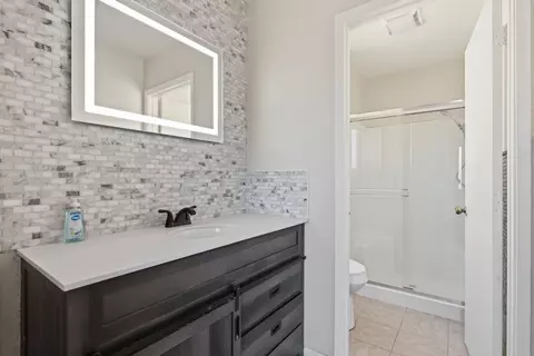 Bath - 2901 Alphonse Dr, Ceres, CA 95307 photo 3 of 4