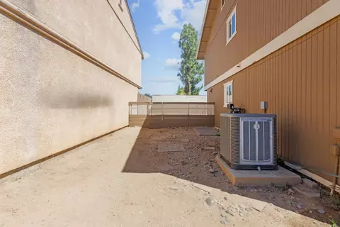Exterior - 2901 Alphonse Dr, Ceres, CA 95307 photo 14 of 16
