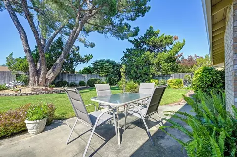 Exterior - 8763 Rubystone Ct, Elk Grove, CA 95624 photo 7 of 8
