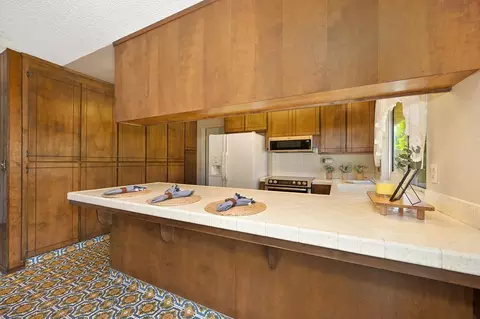 Kitchen - 8763 Rubystone Ct, Elk Grove, CA 95624 photo 2 of 4
