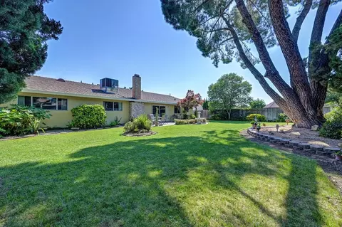 Exterior - 8763 Rubystone Ct, Elk Grove, CA 95624 photo 5 of 8