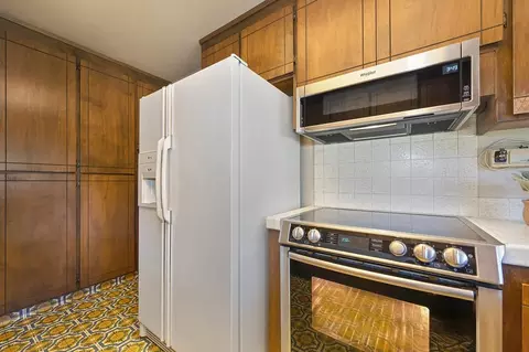 Kitchen - 8763 Rubystone Ct, Elk Grove, CA 95624 photo 3 of 4
