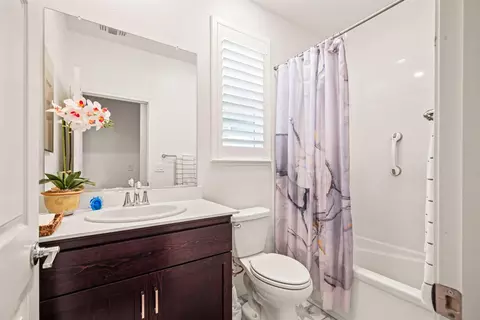 Bath - 1627 Carson River Loop, Lincoln, CA 95648 photo 1 of 2