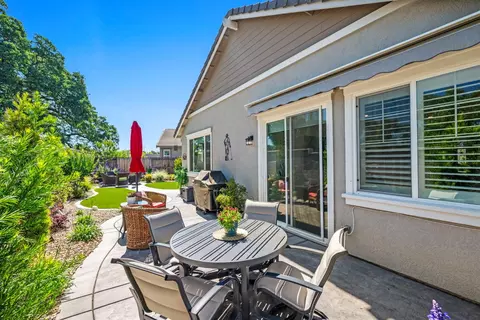 Exterior - 1627 Carson River Loop, Lincoln, CA 95648 photo 4 of 7