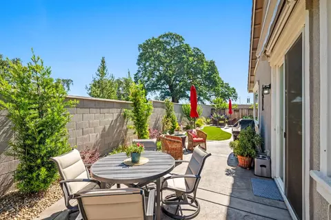Exterior - 1627 Carson River Loop, Lincoln, CA 95648 photo 5 of 7