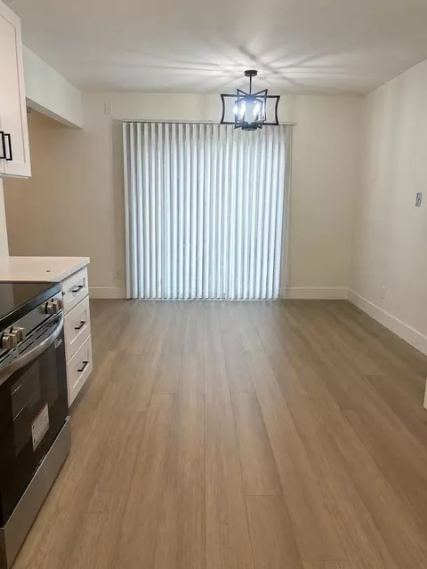 2005 Valmora Dr, Stockton, CA 95210 photo 4