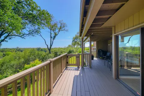 Exterior - 26 River Bluff Ln, Carmichael, CA 95608 photo 8 of 14