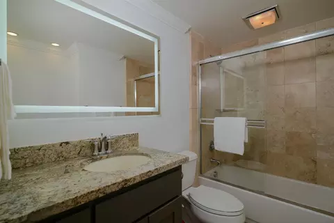 Bath - 26 River Bluff Ln, Carmichael, CA 95608 photo 6 of 6