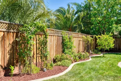 Exterior - 426 S Highland Ave, Ripon, CA 95366 photo 8 of 12