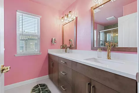 Bath - 426 S Highland Ave, Ripon, CA 95366 photo 9 of 11